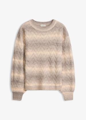 Sweter o pudełkowym kroju