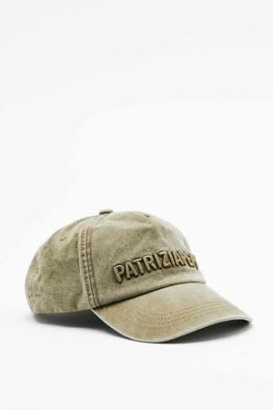 Czapka z daszkiem z haftem
