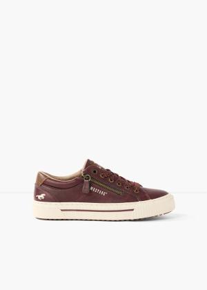 Sneakersy marki Mustang z zamkiem