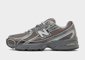 New Balance 740
