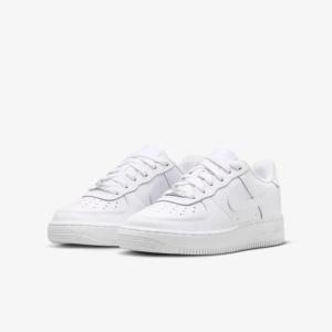 Buty sportowe dla dzieci Nike Air Force 1 LE białe FV5951-111 r. 34