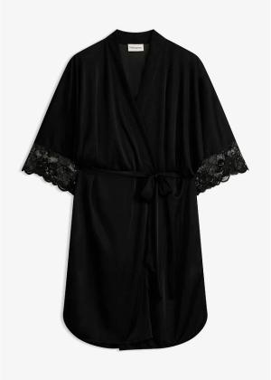 Satynowe kimono z koronką