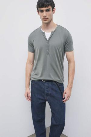 Bawełniany T-shirt z guzikami