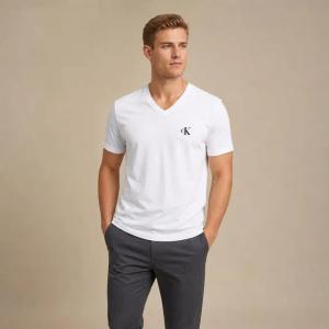 Calvin Klein t-shirt męski biały z dekoltem V i małym logo z przodu rozmiar L | Idealne na lato!