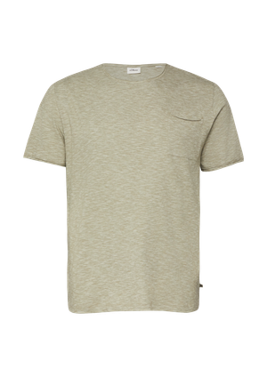 T-shirt z kieszenią na piersi i podwiniętym dołem