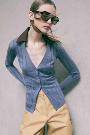 Rozpinany sweter w prążki color-block