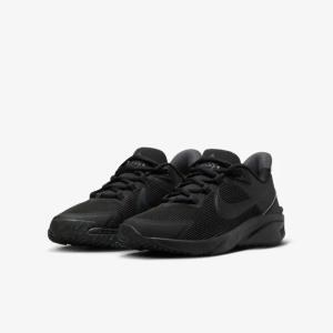Buty sportowe dziecięce Nike Star Runner 4 czarne DX7615-002 r. 36