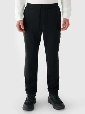 4F spodnie typu jogger z tkaninowymi wstawkami 4FWAW25TTROM1252 (M)